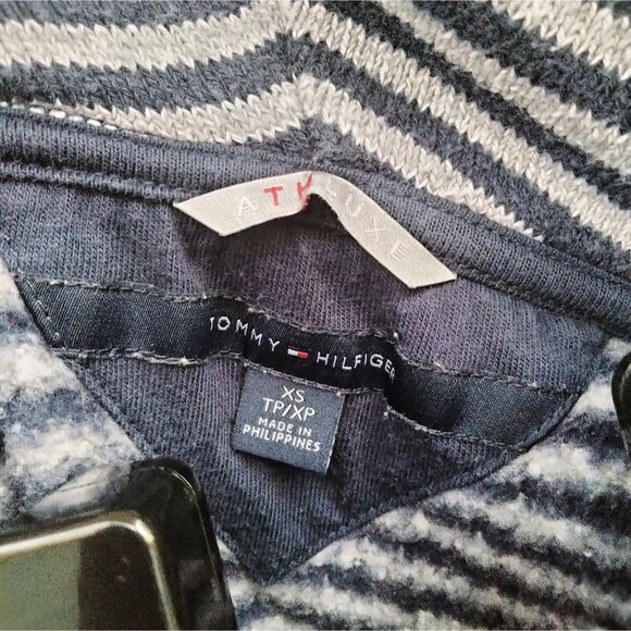 Tommy Hilfiger Women's Cowl Neck sweater size X-Small - Picture 3 of 5